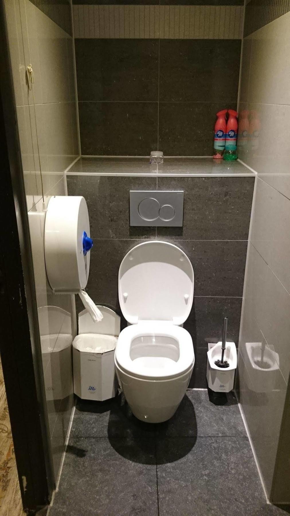 Amigo Budget Hostel *